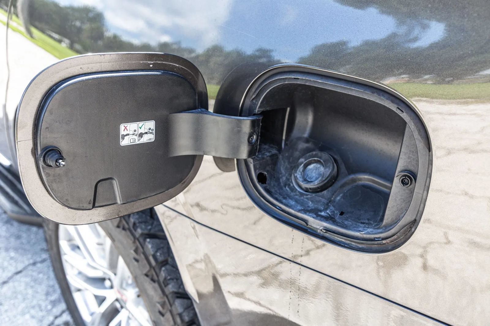 Used 2021 GMC Yukon SLT RWD image 30