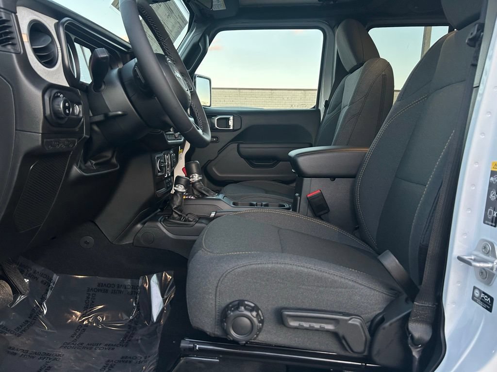 New 2026 Jeep Gladiator Sport AWD/4WD image 2