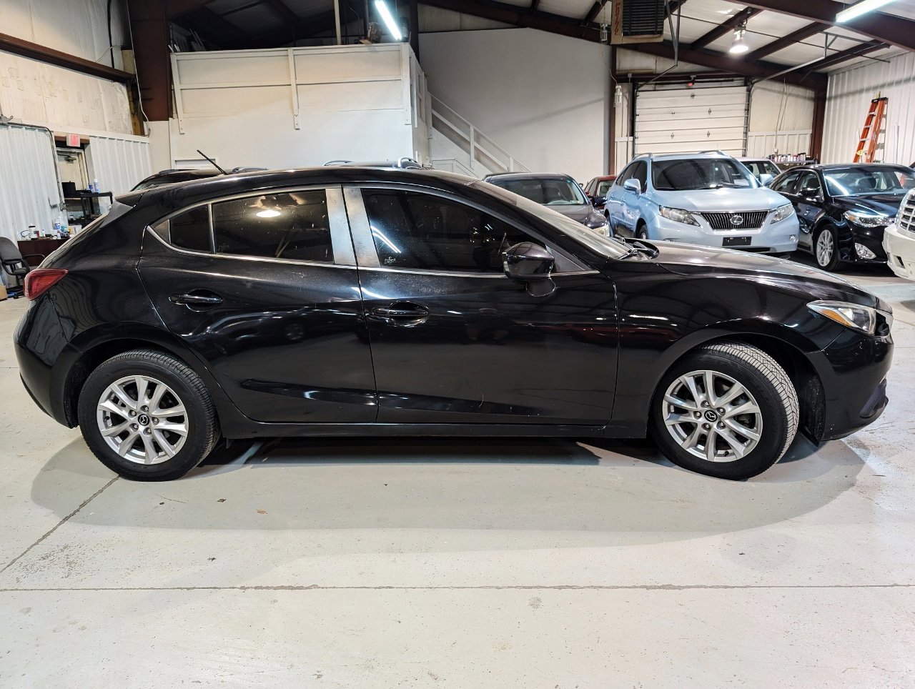 Used 2016 MAZDA MAZDA3 i Touring image 9