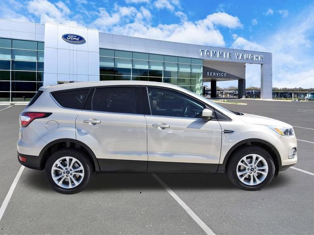Used 2017 Ford Escape SE FWD image 5