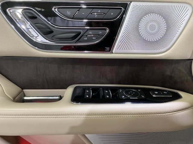 Used 2018 Lincoln Navigator Reserve w/ Technology Package image 16