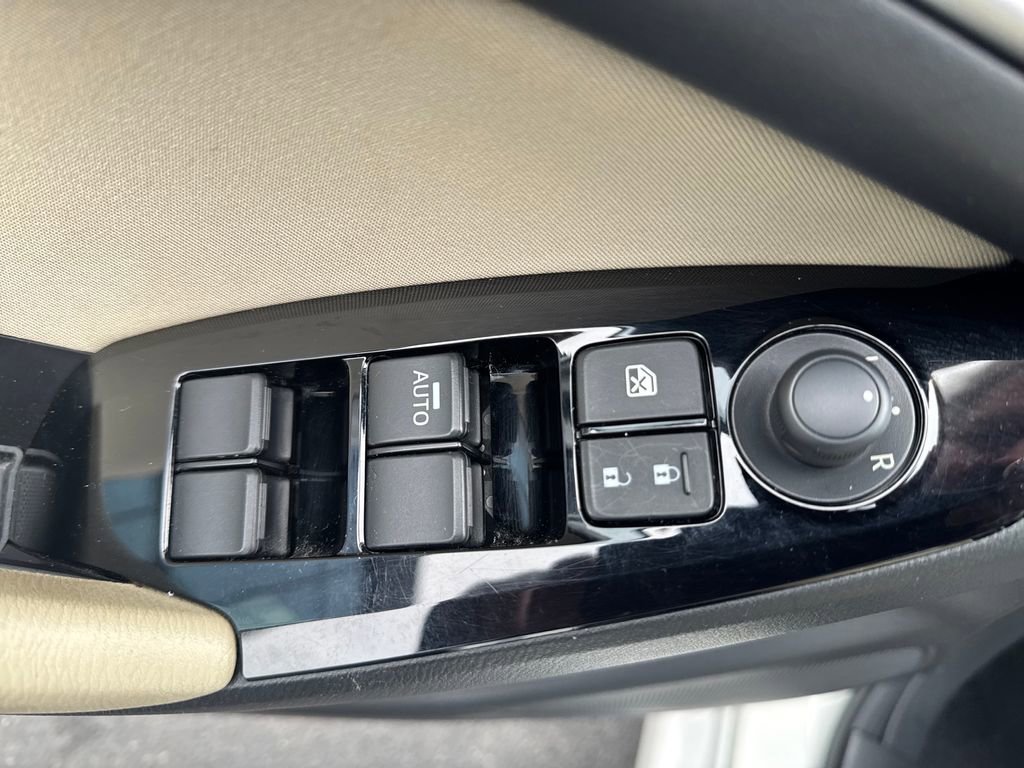 Used 2017 MAZDA MAZDA3 Sport w/ Preferred Equipment Package image 11