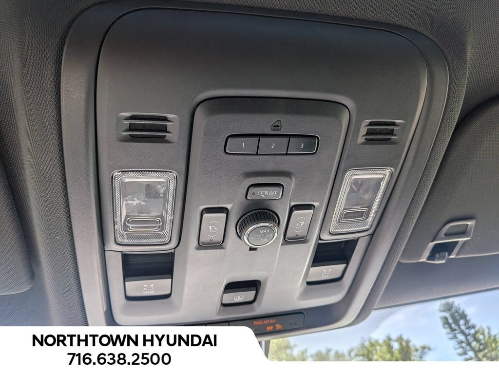Used 2022 Chevrolet Tahoe RST w/ Luxury Package AWD/4WD image 21