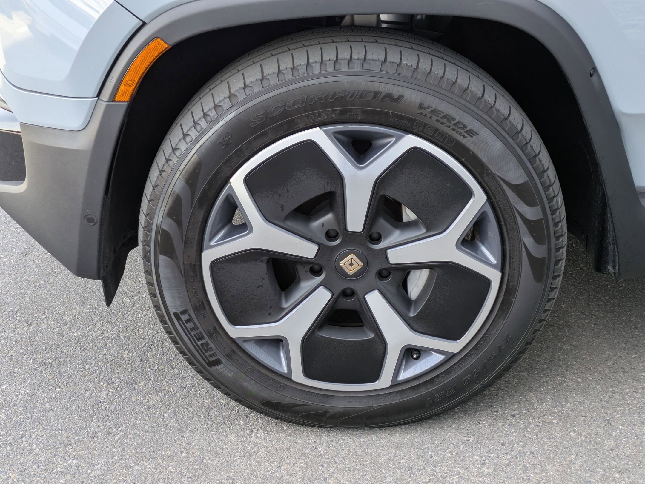Used 2024 Rivian R1T Adventure AWD/4WD image 11