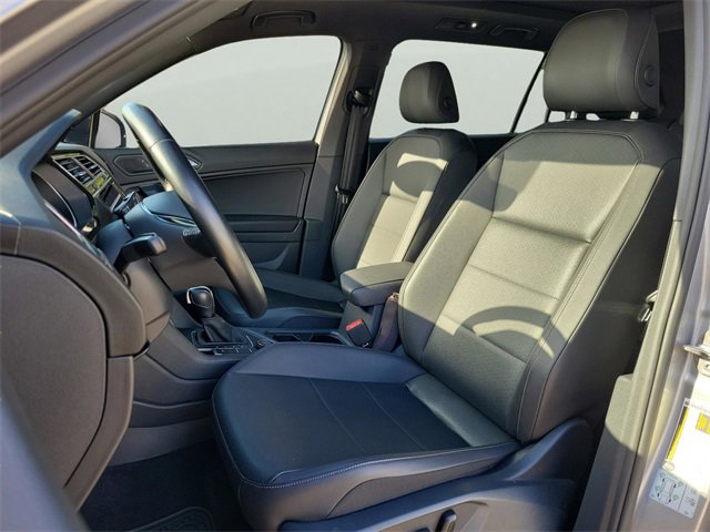 Used 2020 Volkswagen Tiguan SE R-Line image 15