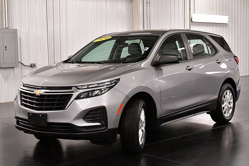 Used 2024 Chevrolet Equinox LS AWD/4WD image 3