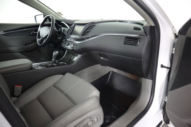 Used 2015 Chevrolet Impala LT FWD image 42