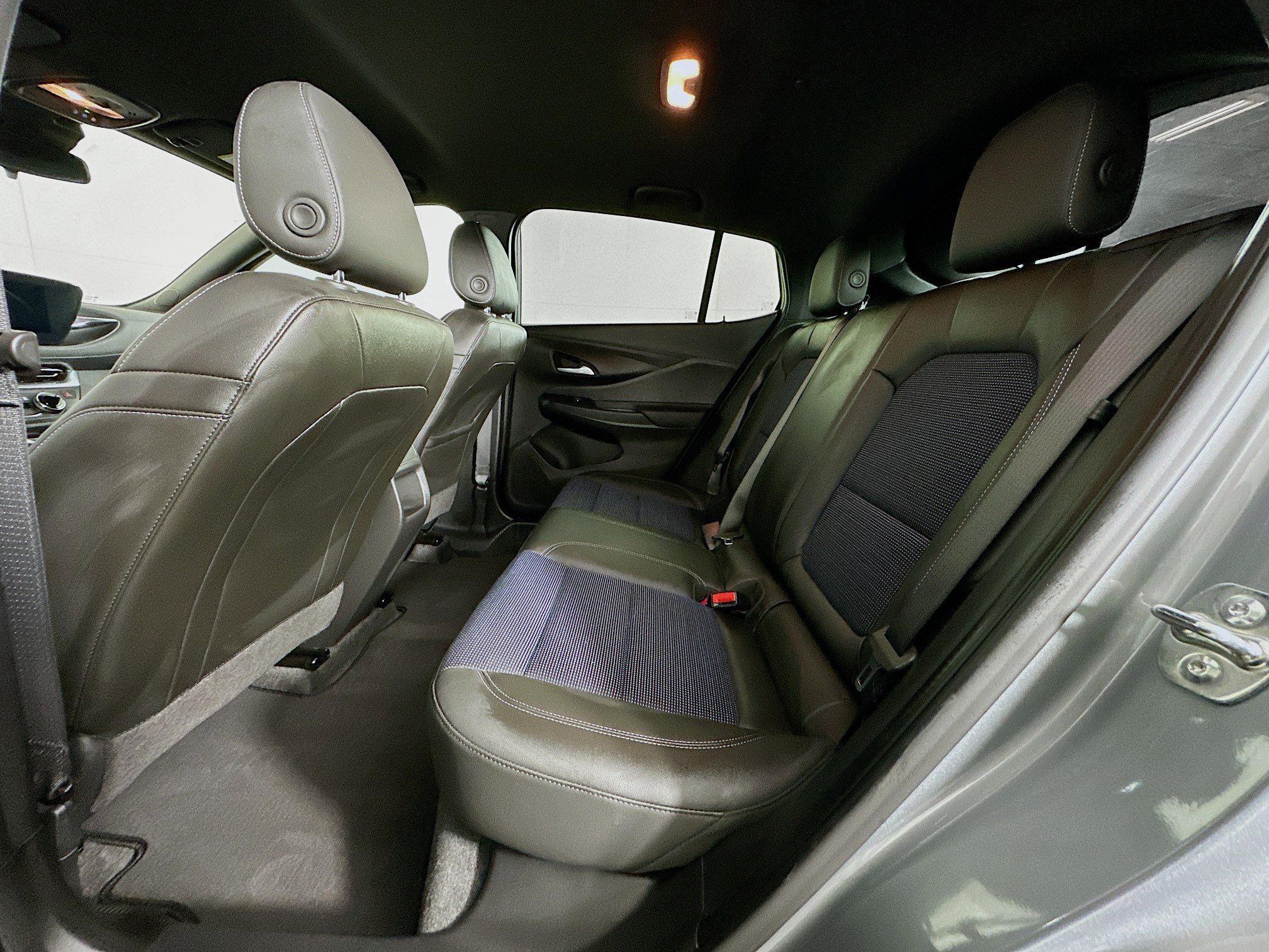 Used 2025 Buick Envista Preferred image 26