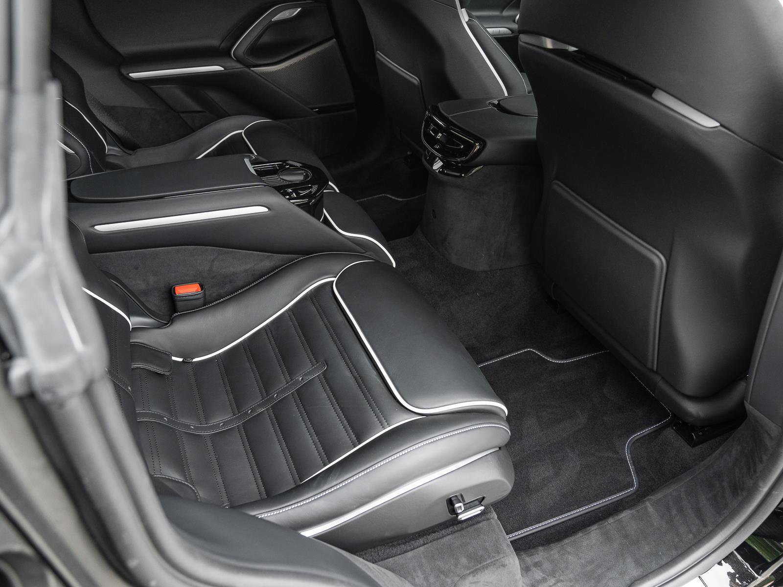 Used 2025 Ferrari Purosangue AWD/4WD image 45