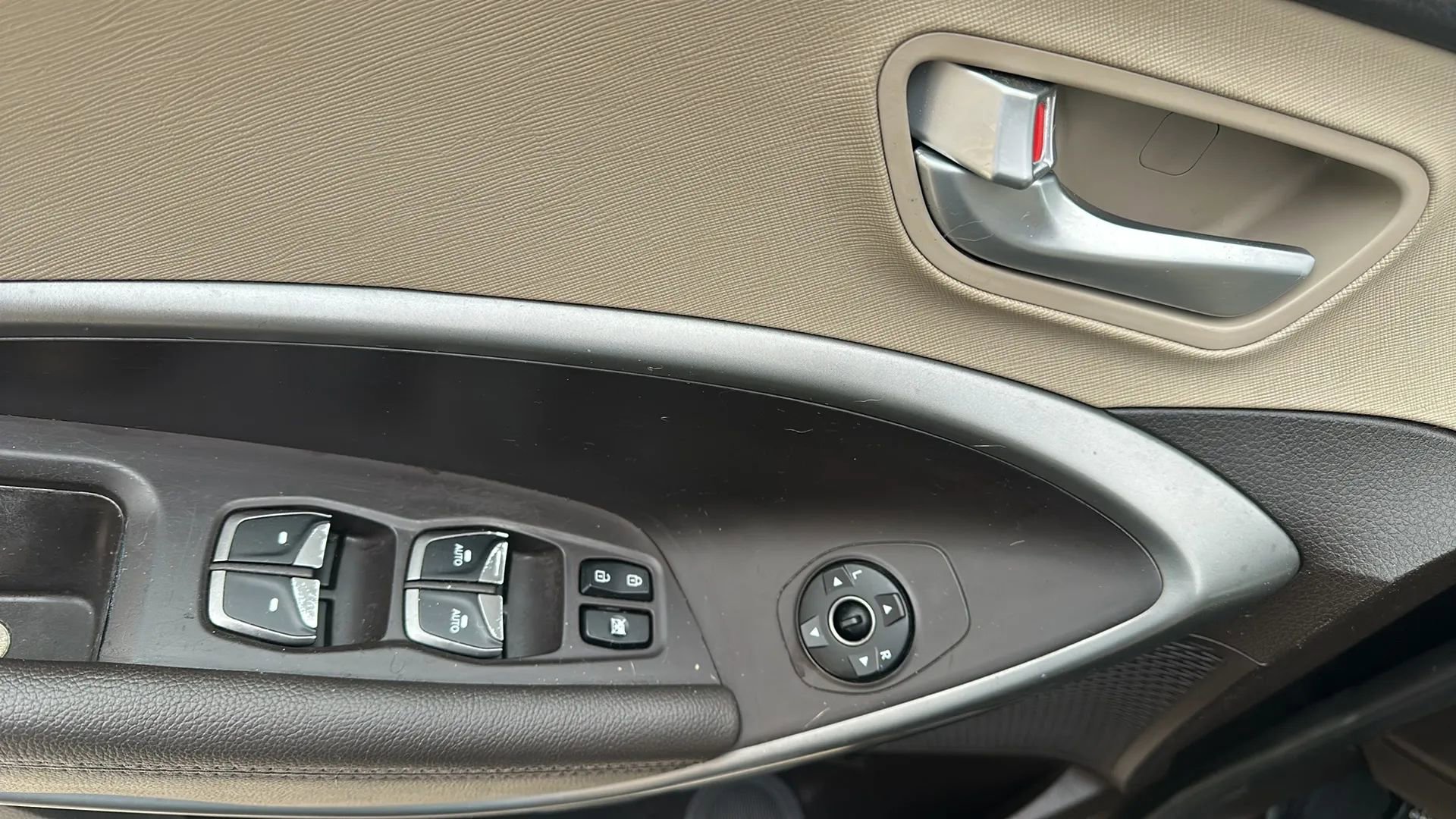 Used 2018 Hyundai Santa Fe SE image 40