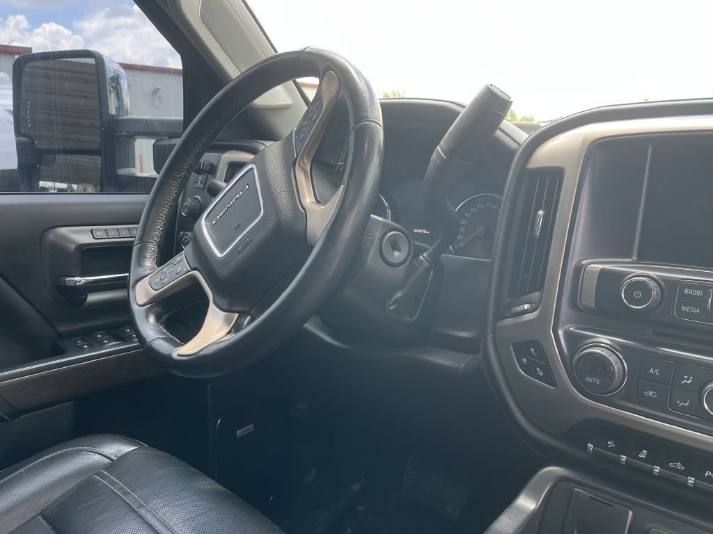 Used 2019 GMC Sierra 2500 Denali w/ Duramax Plus Package AWD/4WD image 20