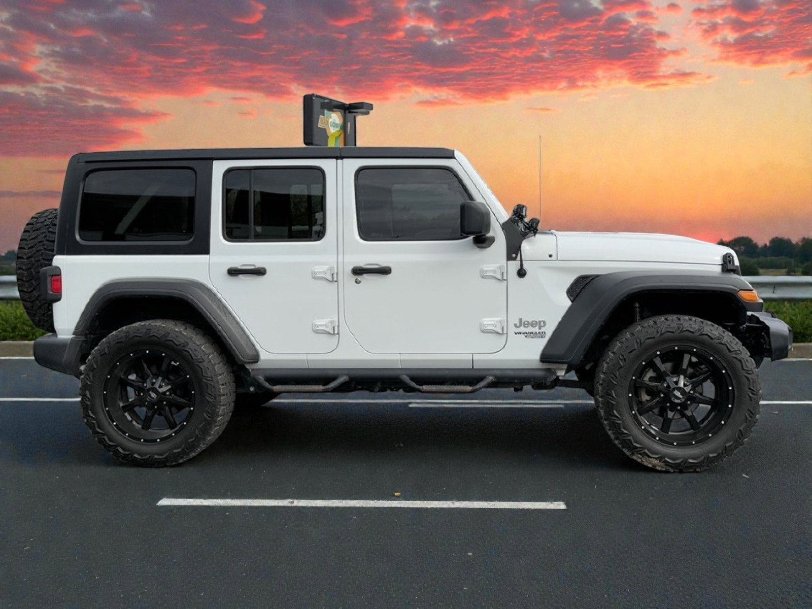 Used 2018 Jeep Wrangler Unlimited Sport S image 9