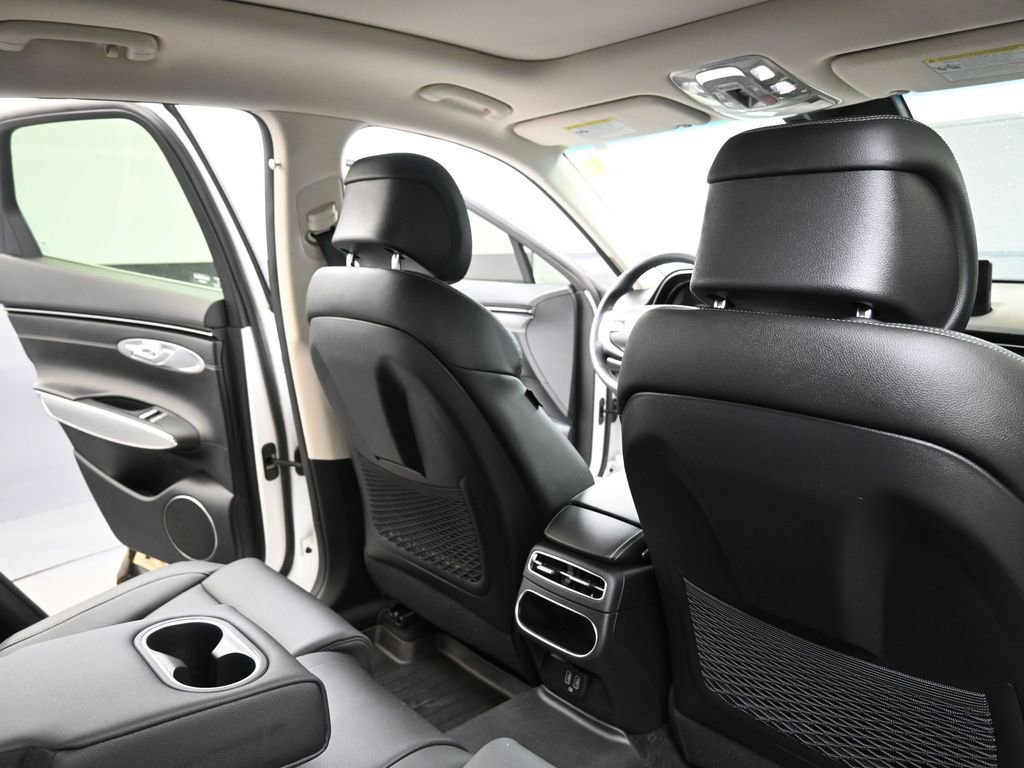 Used 2023 Genesis GV70 2.5T w/ Select Package image 15