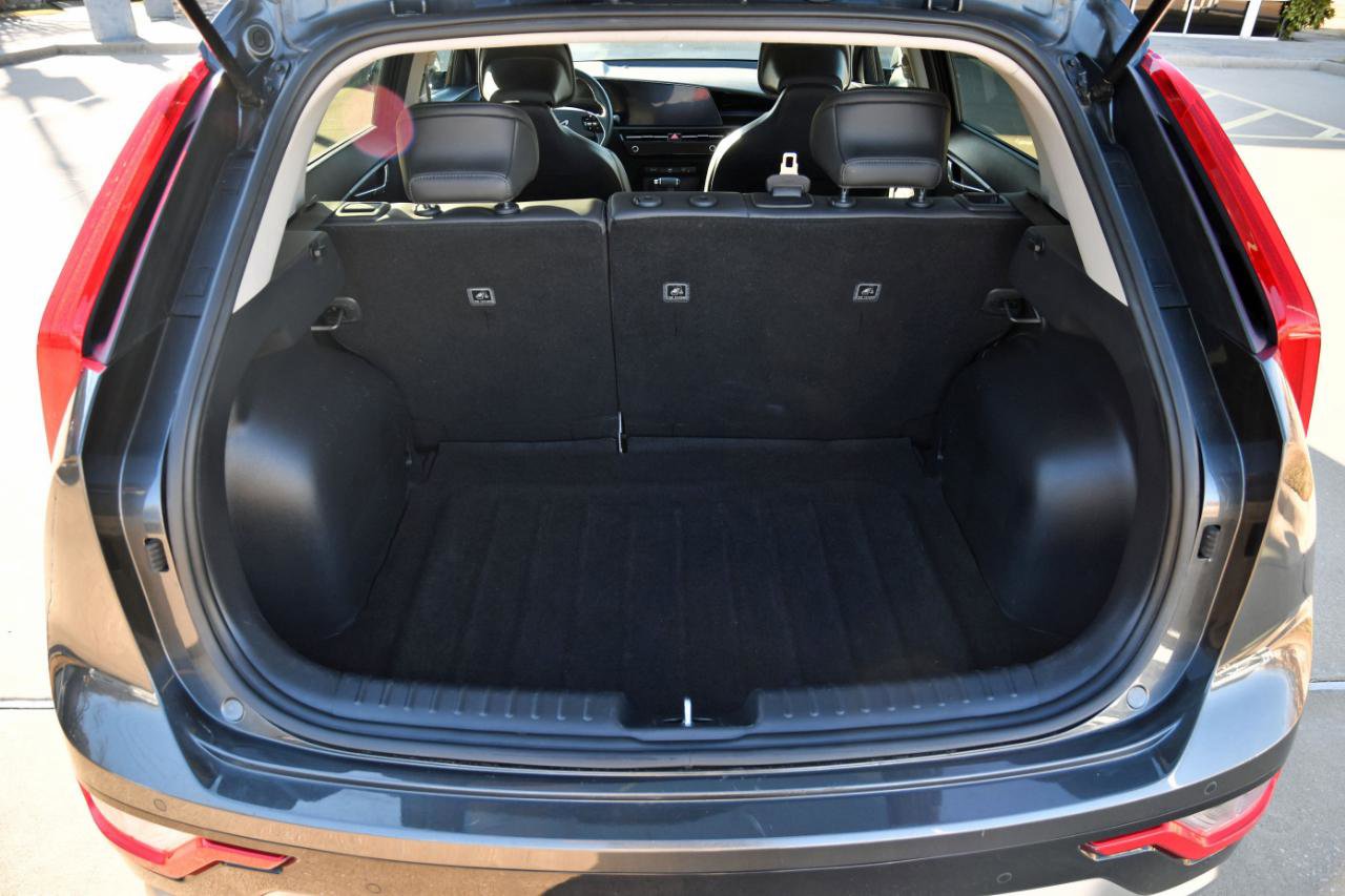 Used 2023 Kia Niro EX Touring image 7