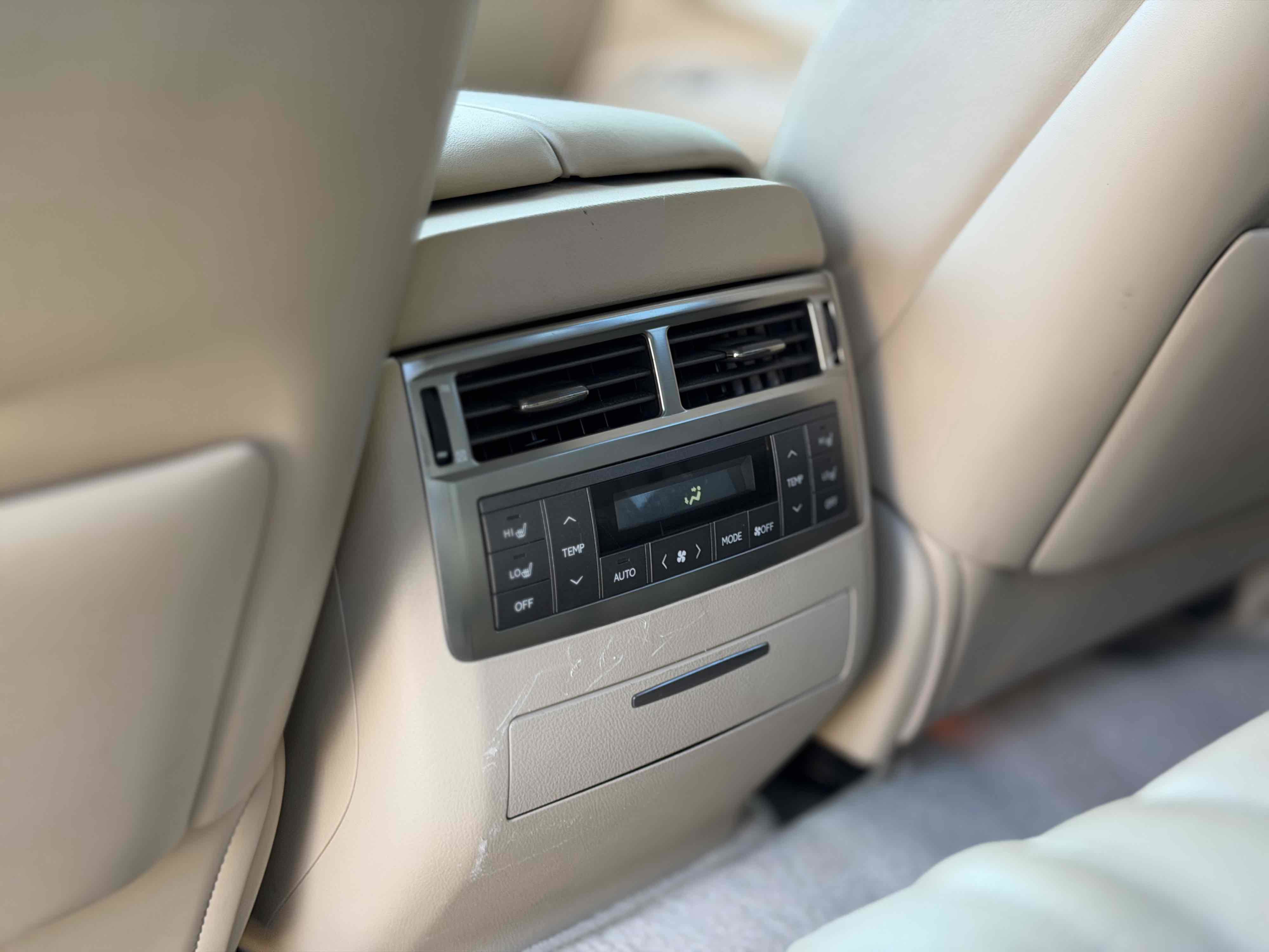 Used 2008 Lexus LX 570 4WD image 24