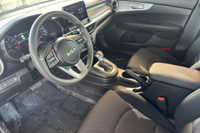 Used 2024 Kia Forte LXS w/ LXS Technology Package FWD image 9