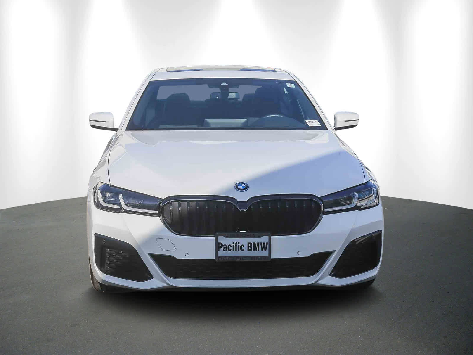 Certified 2023 BMW 530e w/ M Sport Package image 2