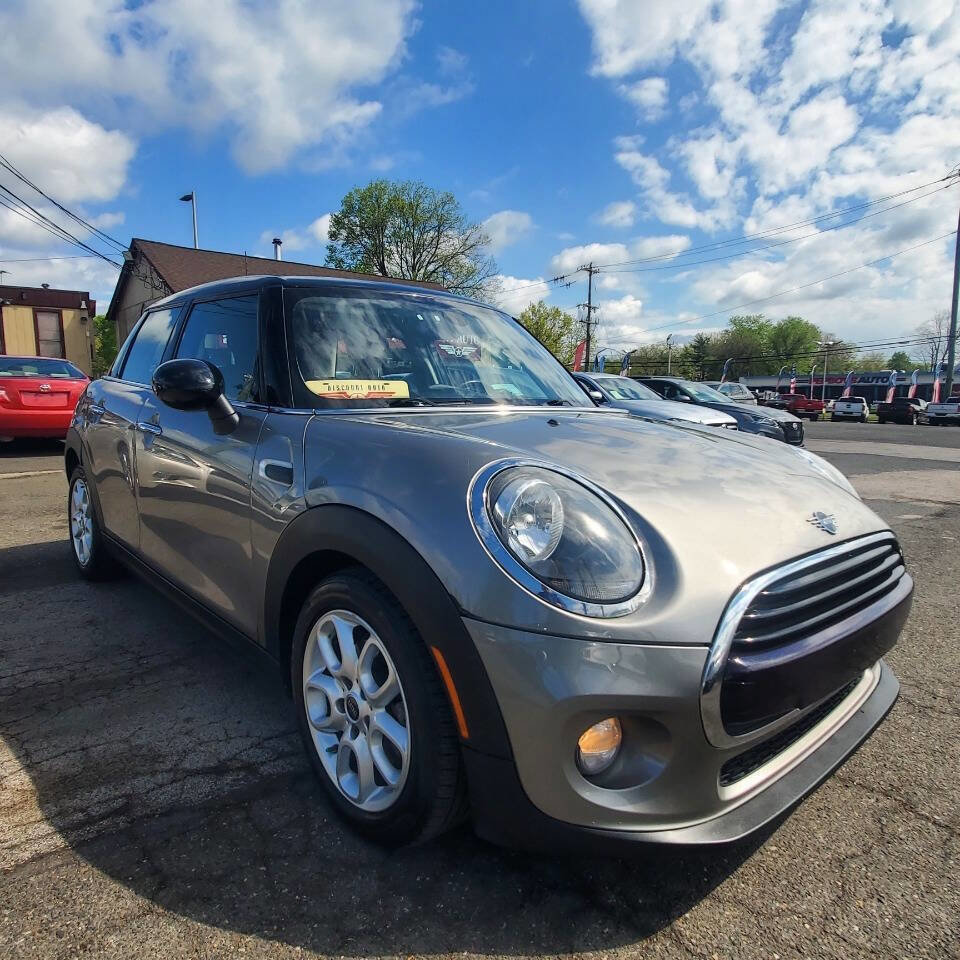 Used 2019 MINI Cooper 4-Door Hardtop image 7