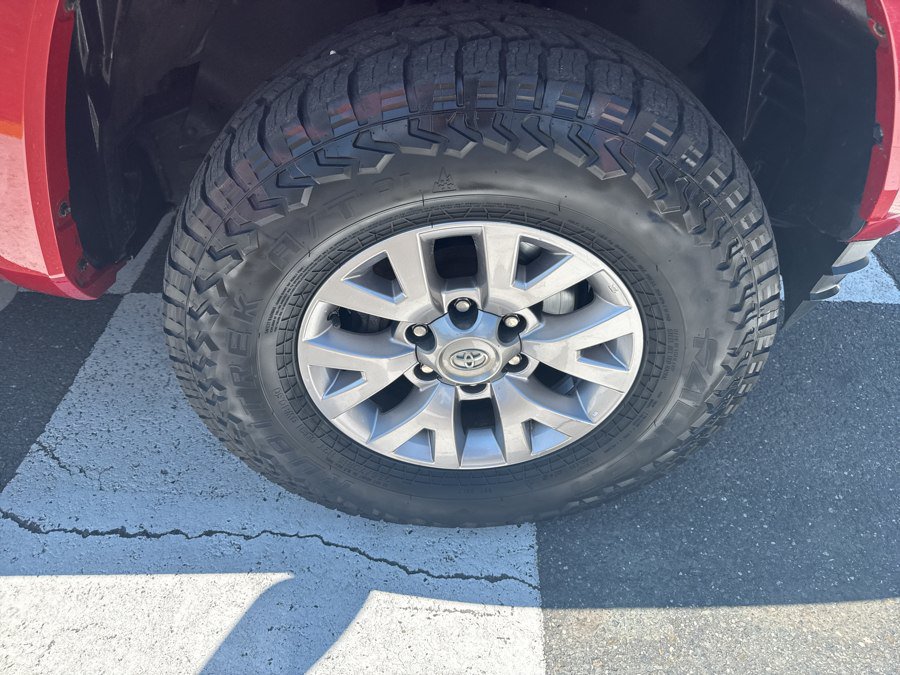 Used 2017 Toyota Tacoma SR5 w/ Tow Package AWD/4WD image 14