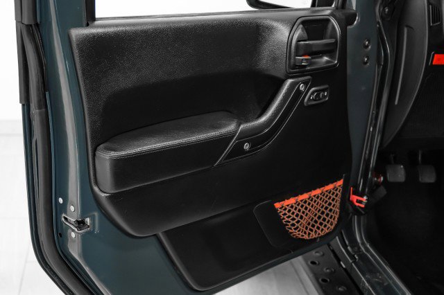 Used 2017 Jeep Wrangler Unlimited Rubicon image 38