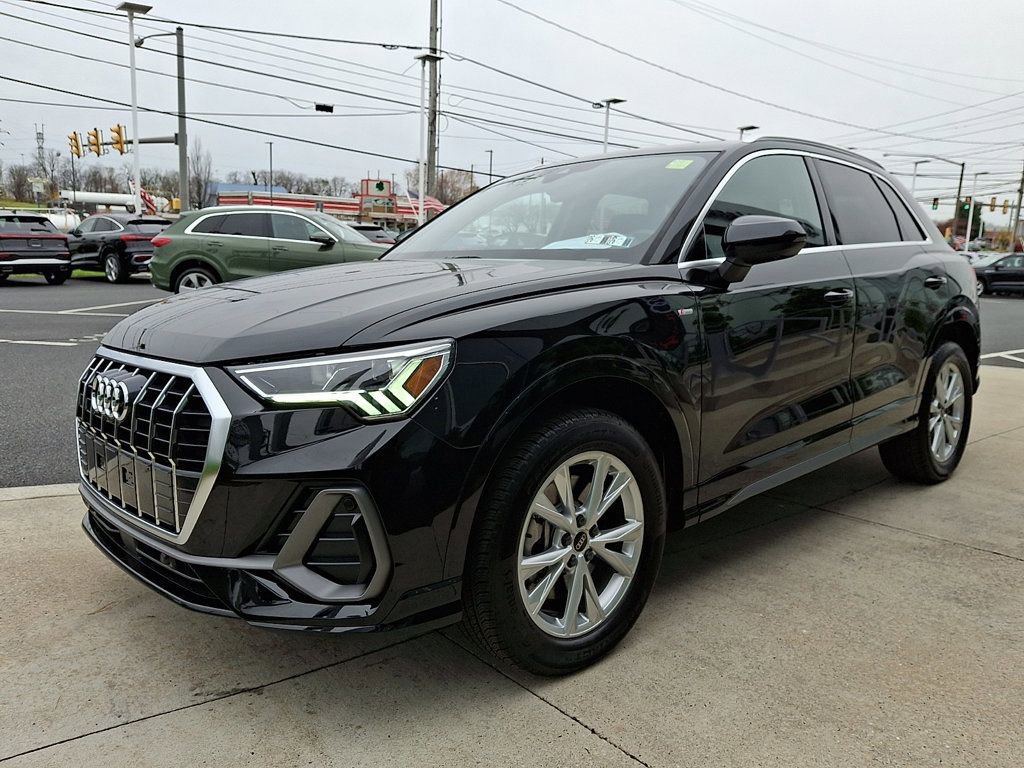 Certified 2025 Audi Q3 2.0T Premium Plus w/ Premium Plus Package video 3