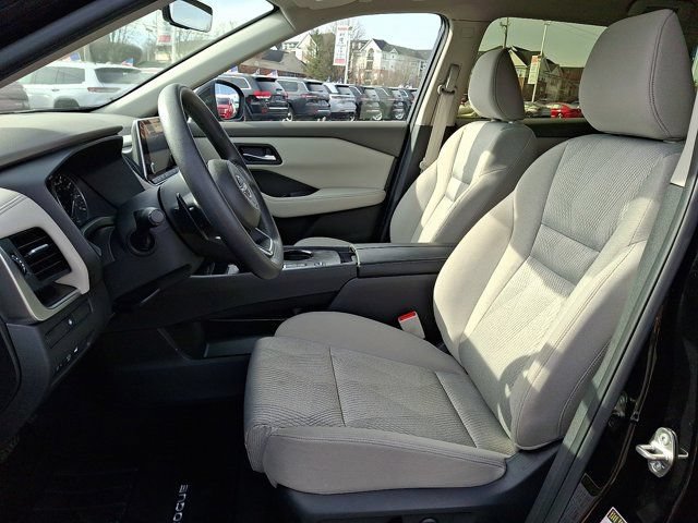Used 2024 Nissan Rogue SV FWD image 17
