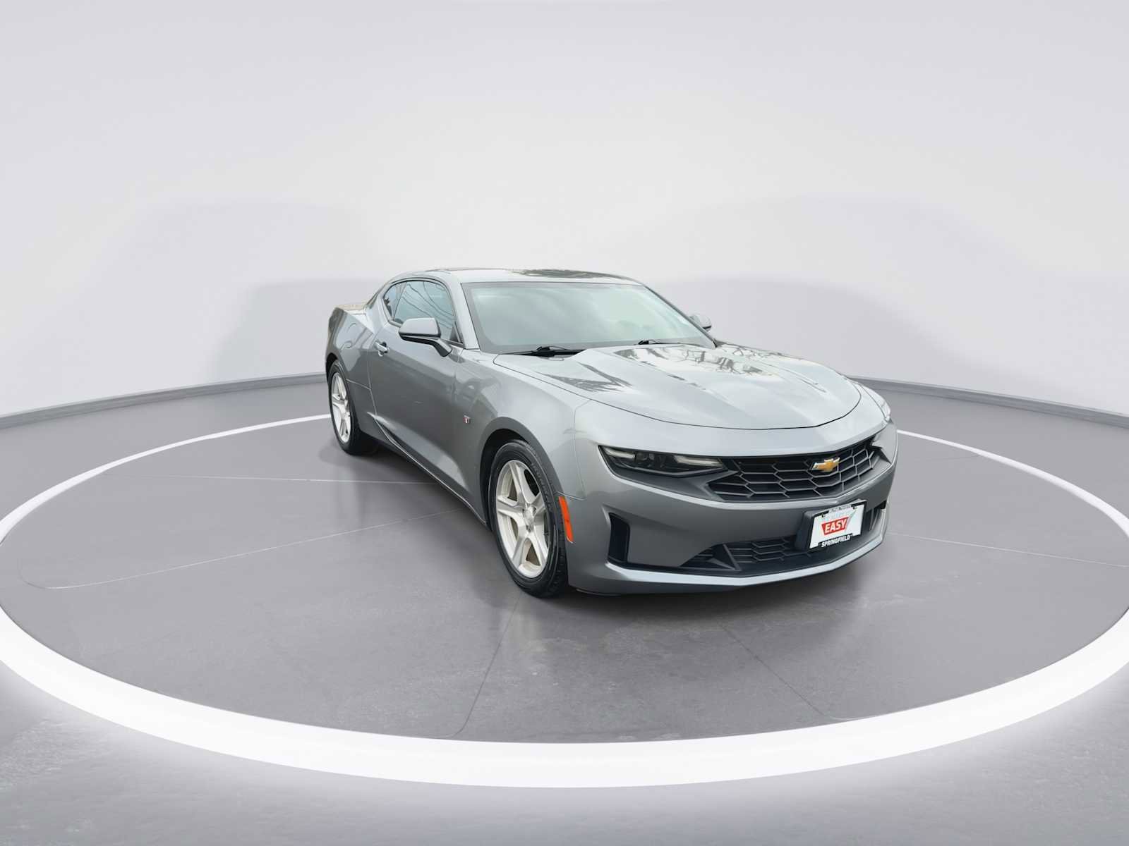 Used 2020 Chevrolet Camaro LT image 2