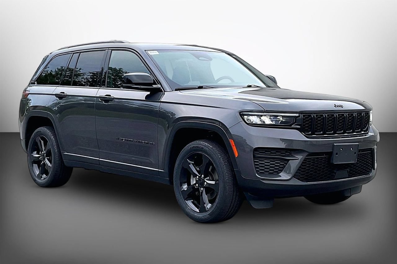 Used 2023 Jeep Grand Cherokee Altitude
