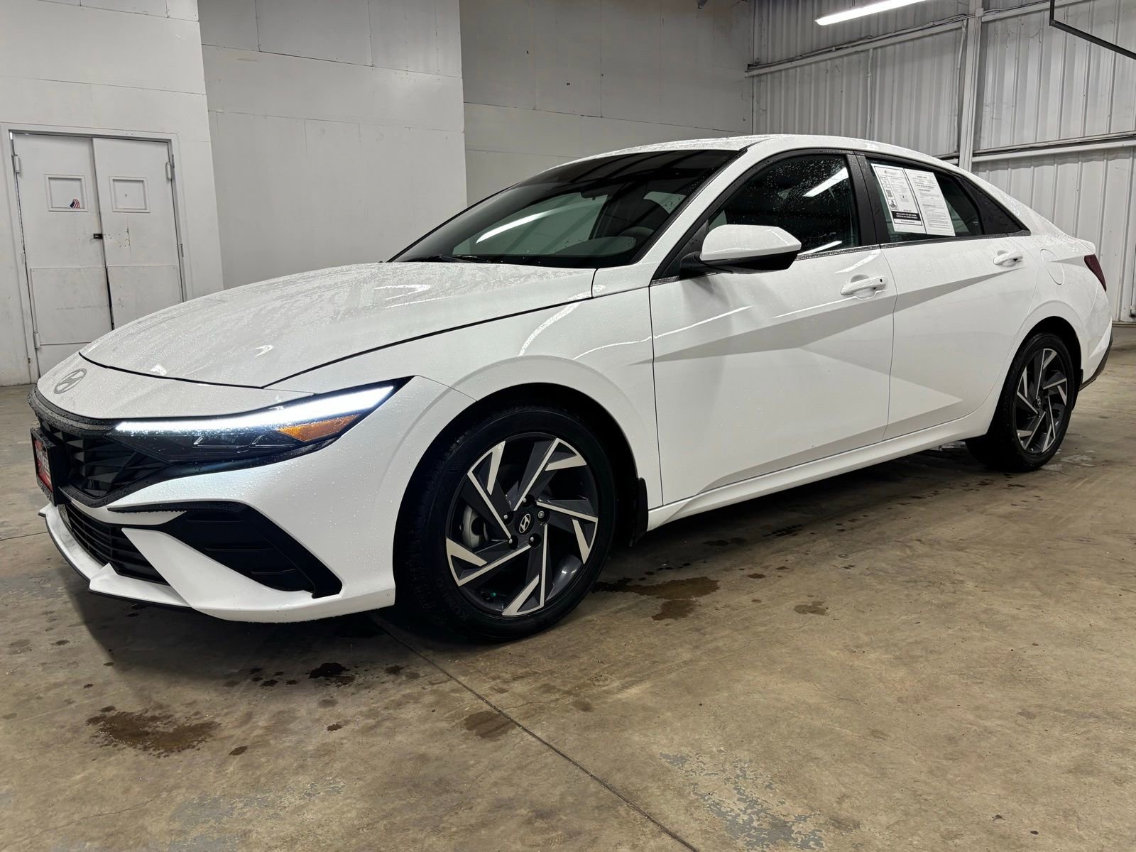 Certified 2024 Hyundai Elantra SEL w/ Convenience Package FWD image 3