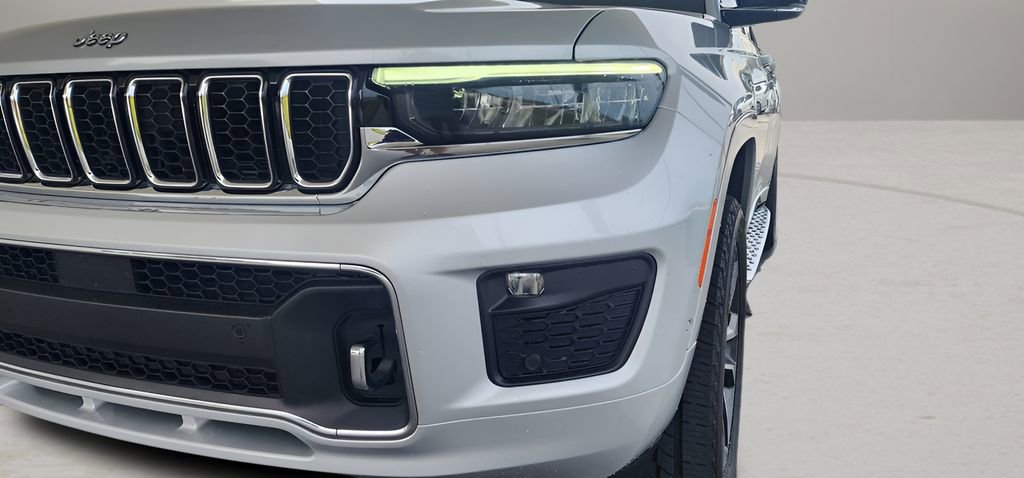 Used 2023 Jeep Grand Cherokee L Overland w/ Rear Seat Video Group I AWD/4WD image 2