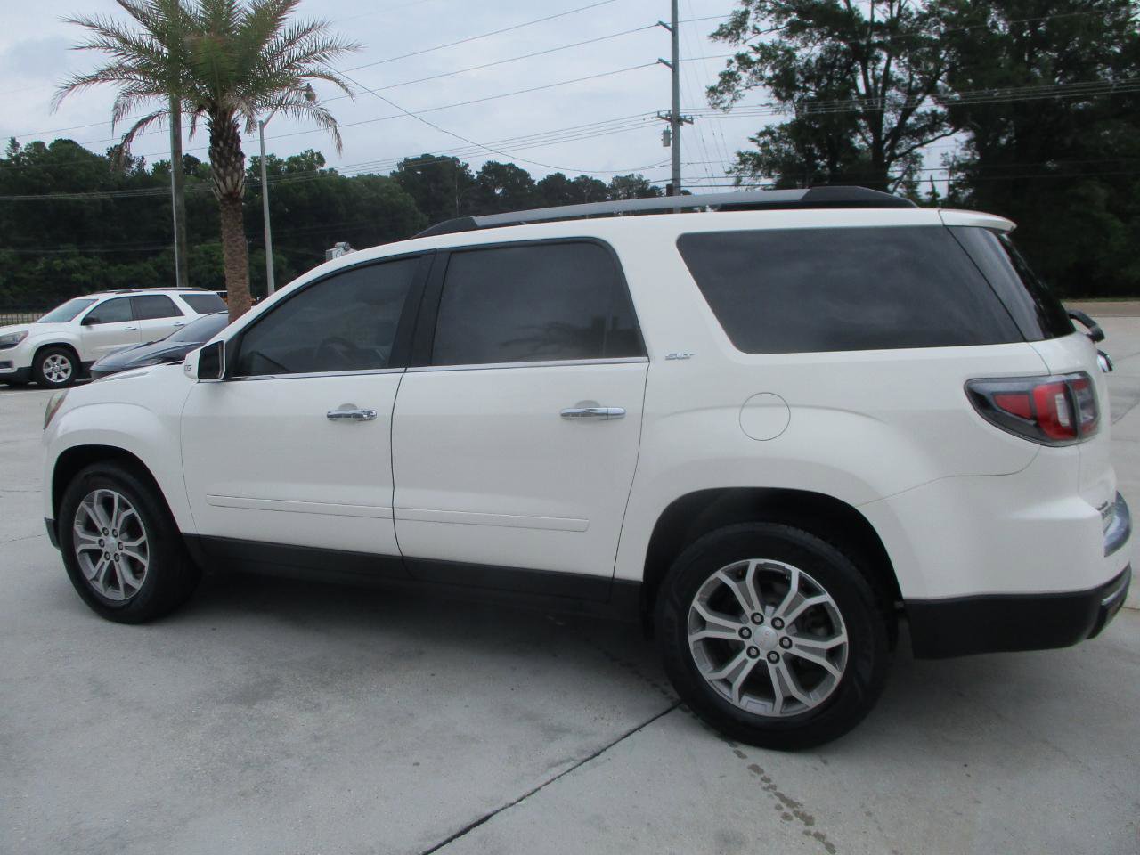 Used 2014 GMC Acadia SLT FWD image 2