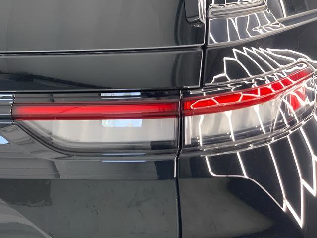 New 2025 Jeep Grand Cherokee Limited w/ Black Appearance Package image 14