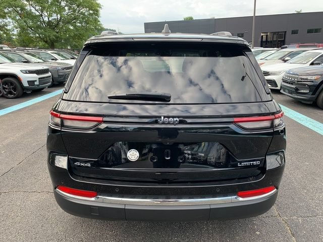 Used 2023 Jeep Grand Cherokee Limited AWD/4WD image 4