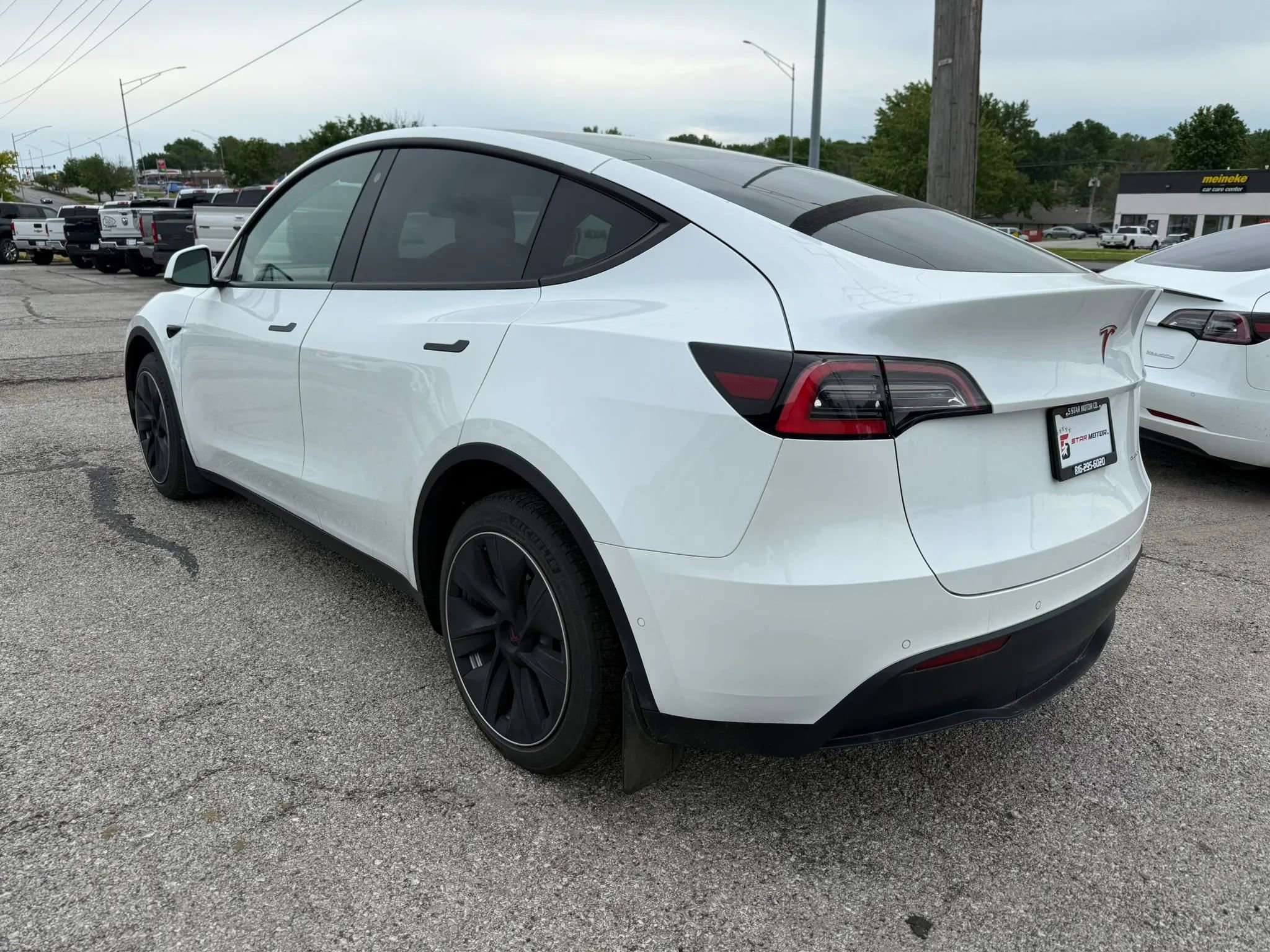 Used 2021 Tesla Model Y Long Range AWD/4WD image 3