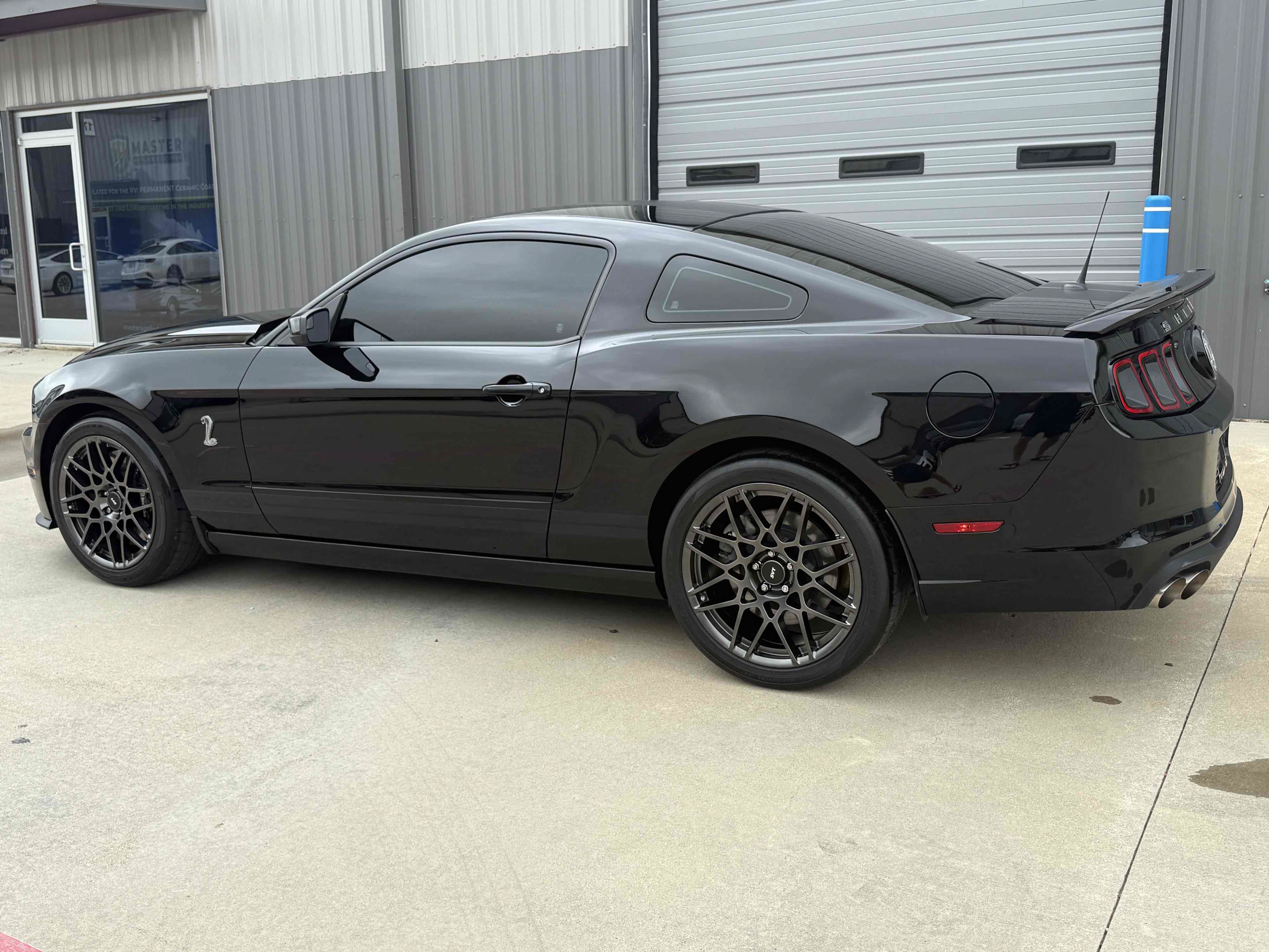Used 2014 Ford Mustang Shelby GT500 w/ Equipment Group 821A RWD image 33
