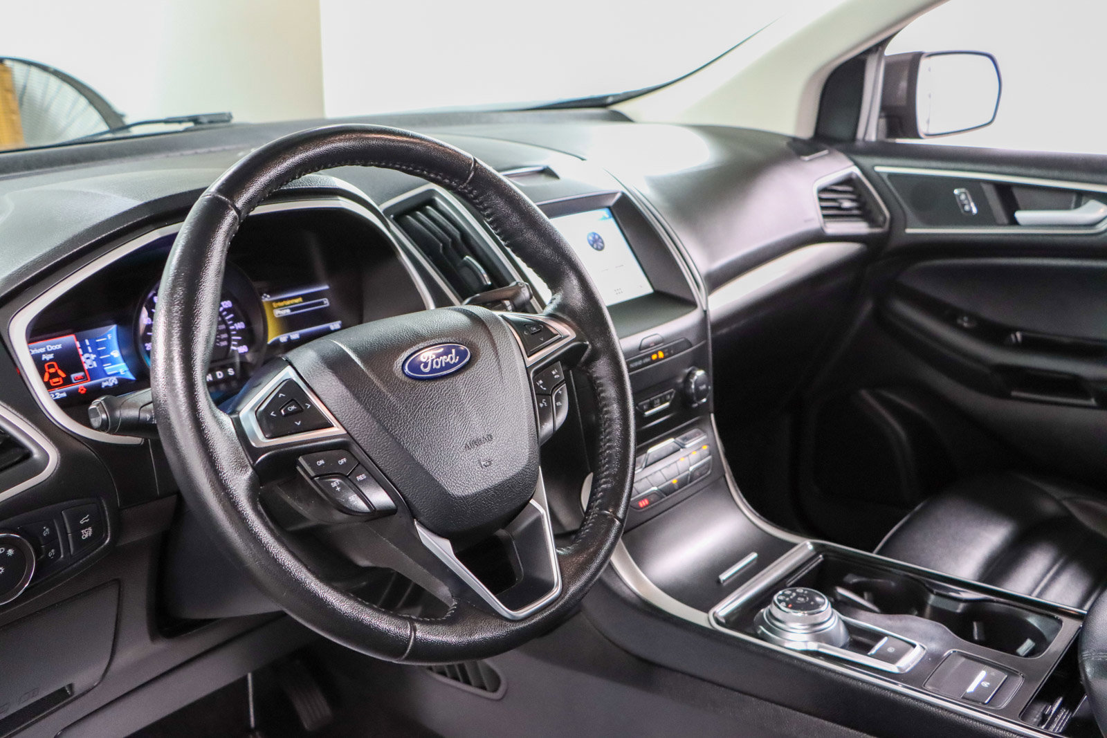 Used 2019 Ford Edge SEL w/ Equipment Group 201A image 22