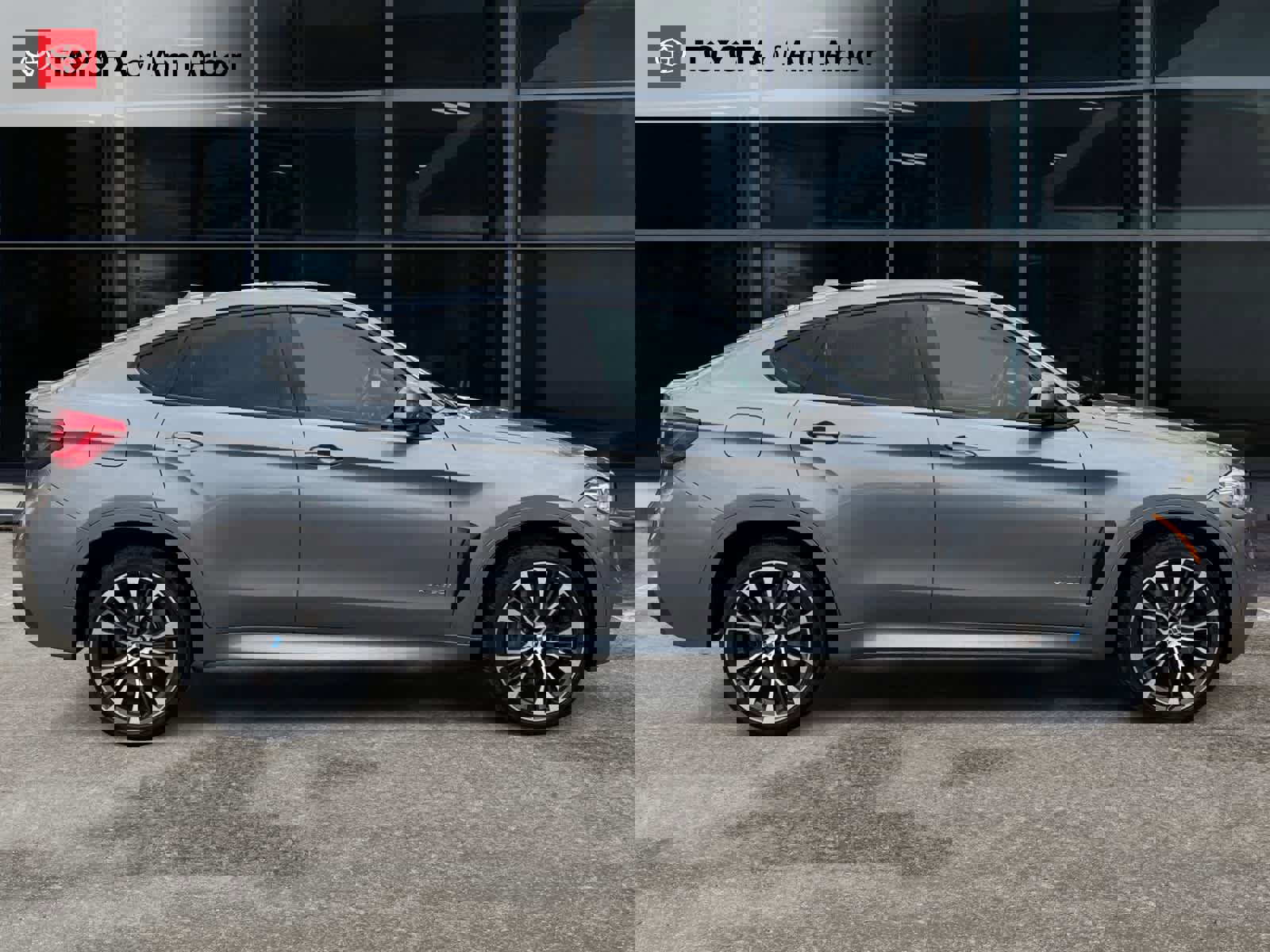 Used 2018 BMW X6 xDrive50i w/ M Sport Package image 13