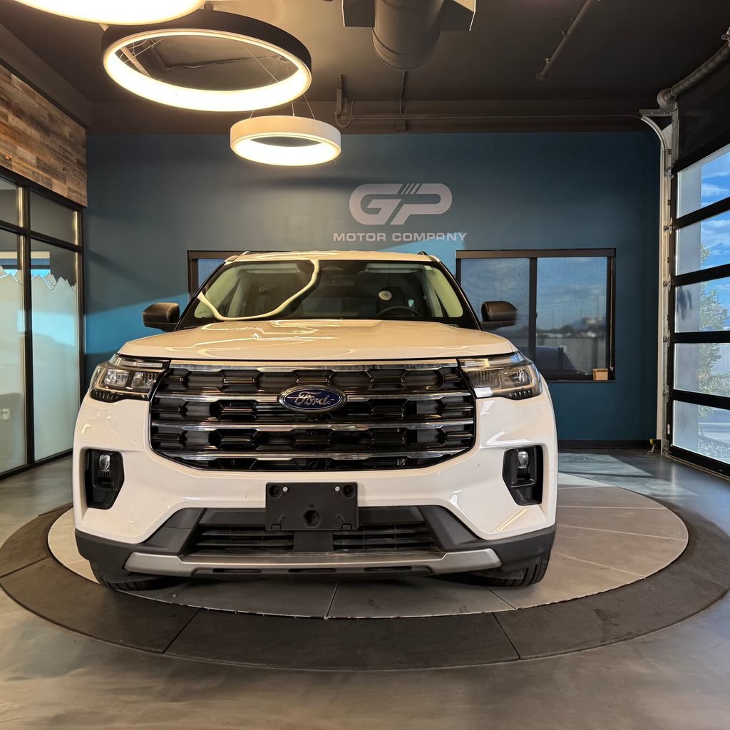 Used 2025 Ford Explorer Active w/ Active Comfort Package AWD/4WD image 8