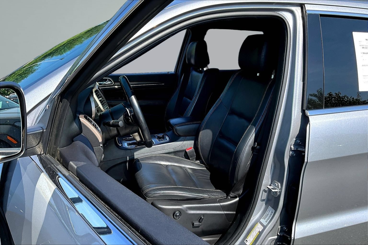 Used 2017 Jeep Grand Cherokee Limited w/ Trailer Tow Group IV AWD/4WD image 18