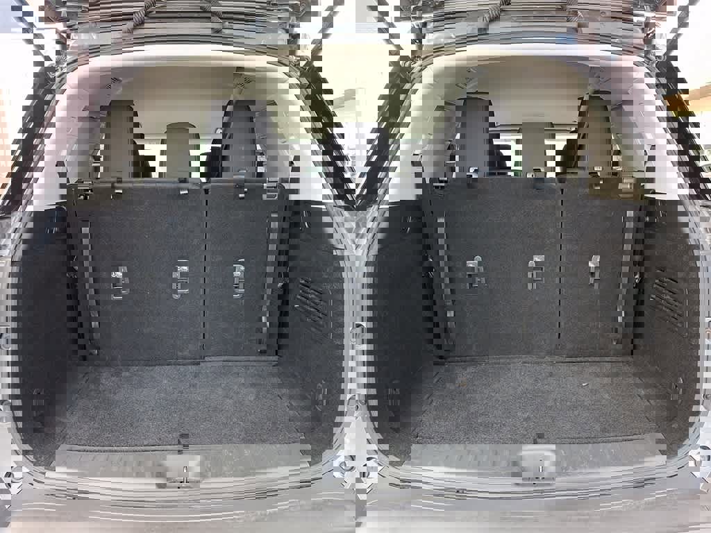 Used 2025 Nissan Pathfinder SV image 30