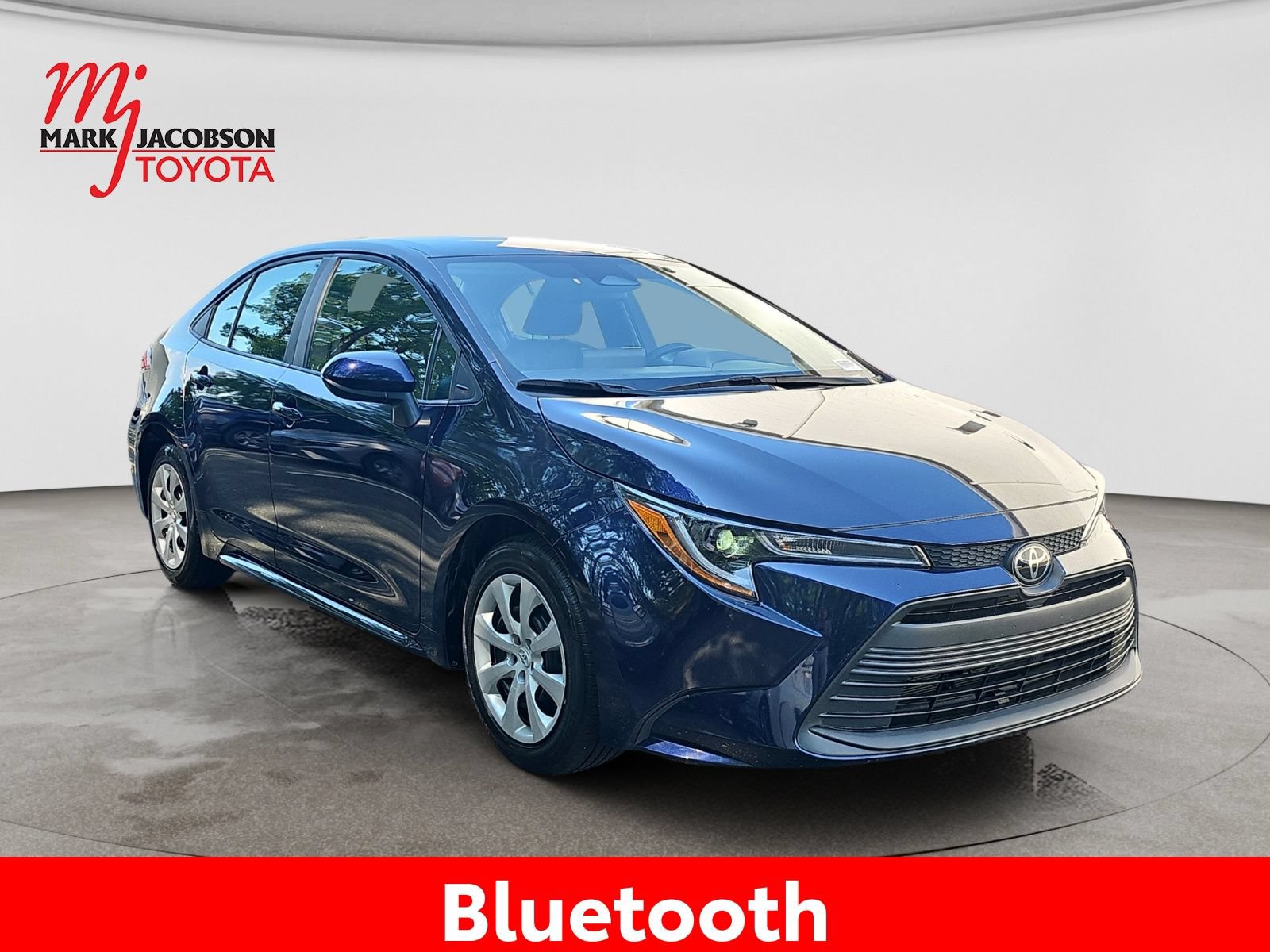 Used 2024 Toyota Corolla LE FWD image 5
