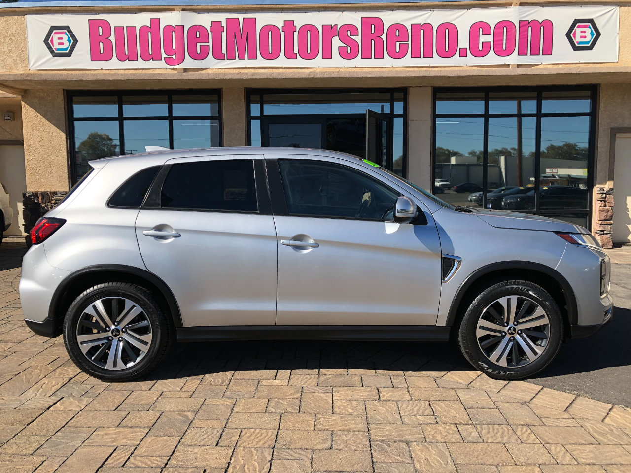 Used 2021 Mitsubishi Outlander Sport SE image 1