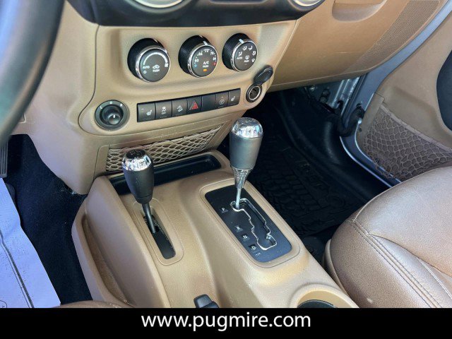 Used 2016 Jeep Wrangler Unlimited Sahara w/ Dual Top Group AWD/4WD image 30