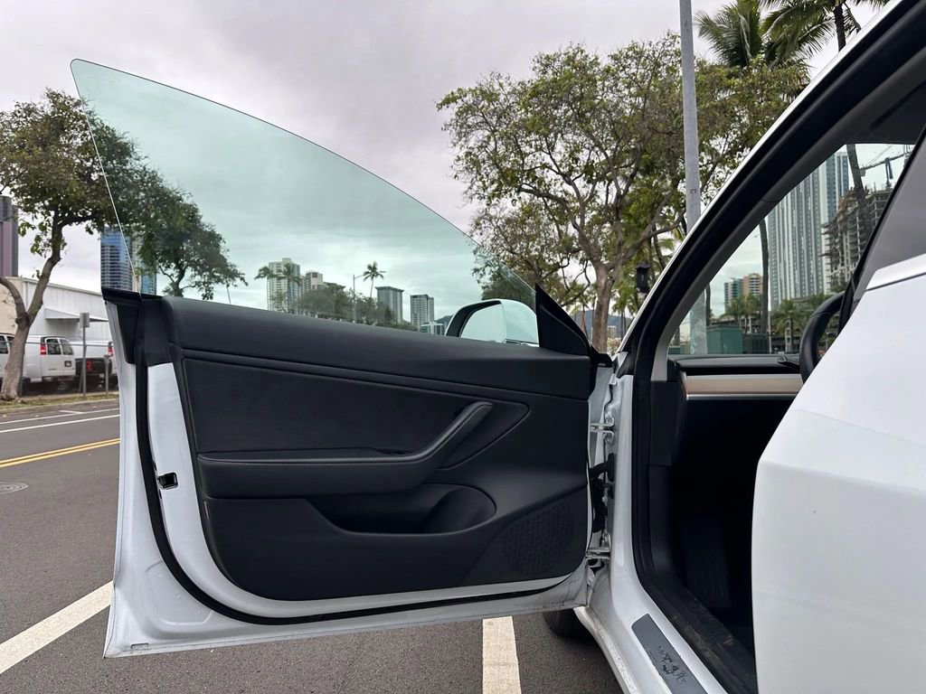 Used 2018 Tesla Model 3 Mid Range image 13