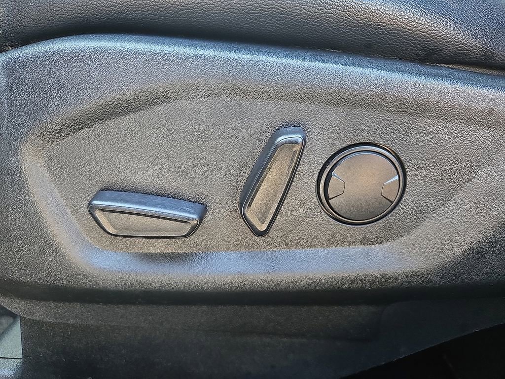 Used 2019 Ford Explorer XLT AWD/4WD image 26