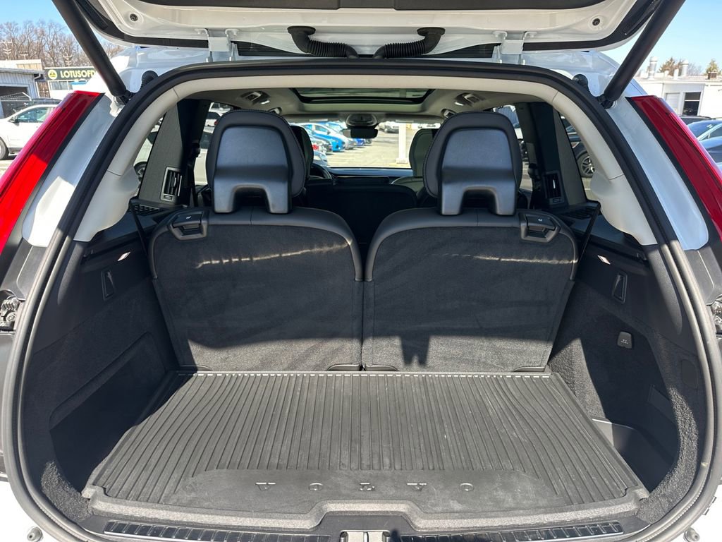 Used 2025 Volvo XC90 T8 Ultra w/ Protection Package Premier image 27