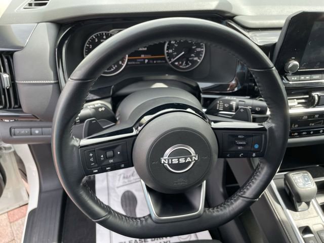 Used 2022 Nissan Pathfinder SV image 11