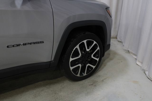 Used 2021 Jeep Compass Limited w/ Sun and Sound Group AWD/4WD image 29