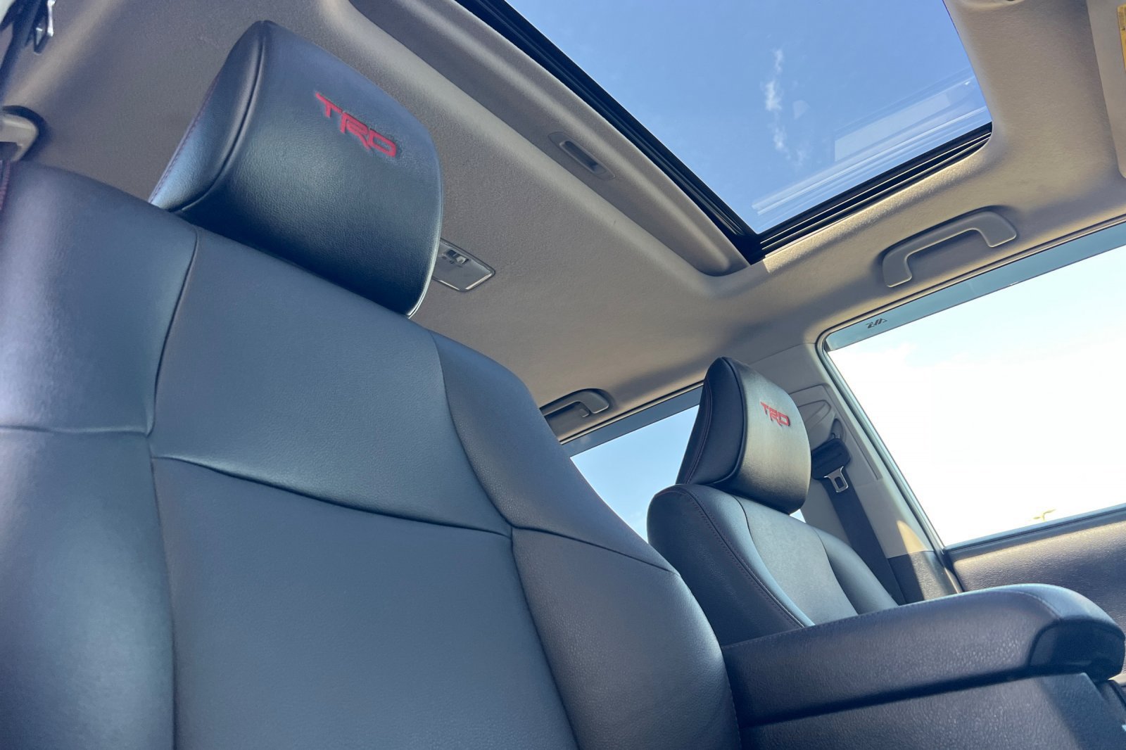 Used 2017 Toyota 4Runner TRD Off-Road Premium AWD/4WD image 16