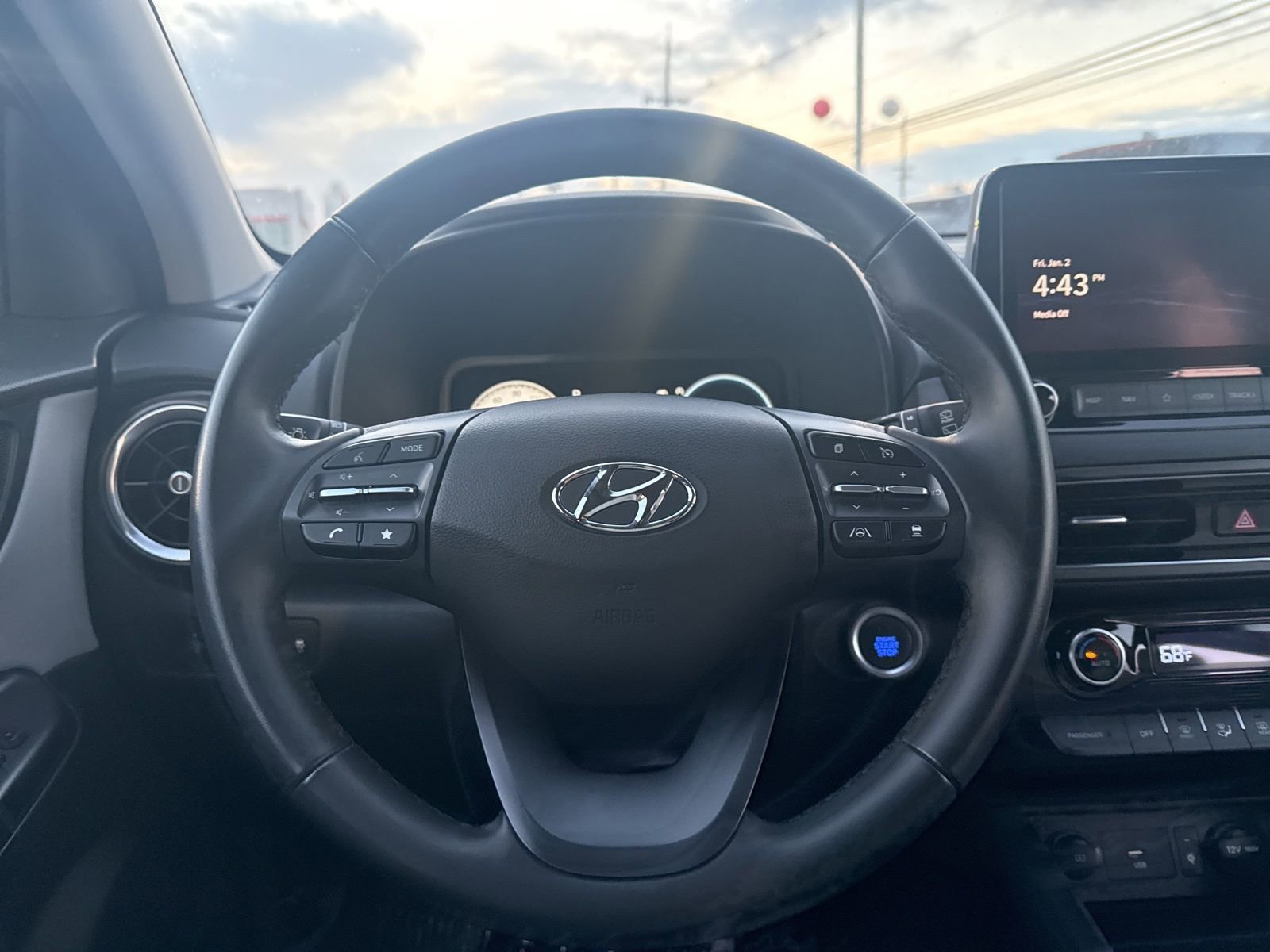 Used 2023 Hyundai Kona Limited image 17